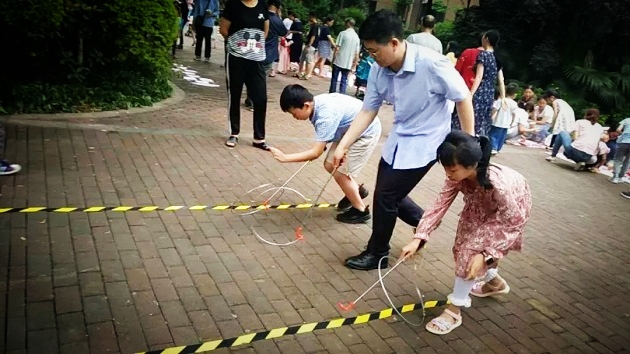 千亿球友会物业六一活动现场