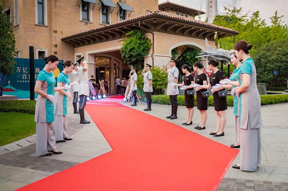 千亿球友会物业与业主共庆中秋佳节